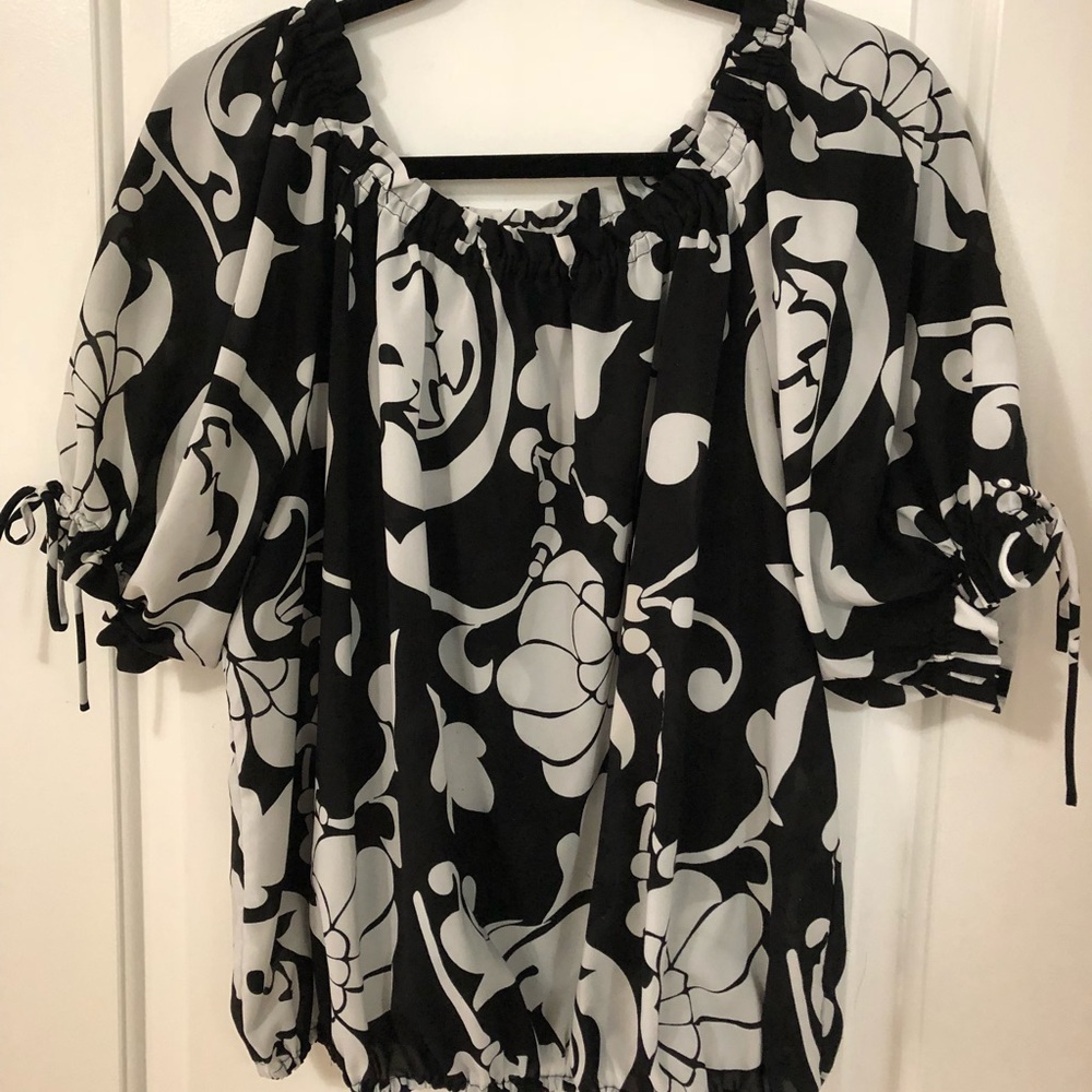Black & white floral blouse